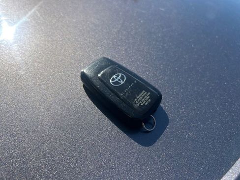 Used 2021 Toyota Camry XSE w/ Navigation Package FWD image 34