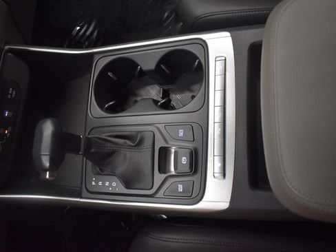 Used 2026 Kia Carnival FWD image 29