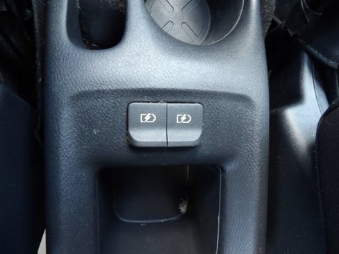 Used 2019 Nissan Kicks SR w/ SR Premium Package FWD image 27