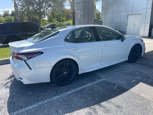 Used 2022 Toyota Camry XSE w/ Navigation Package FWD image 3