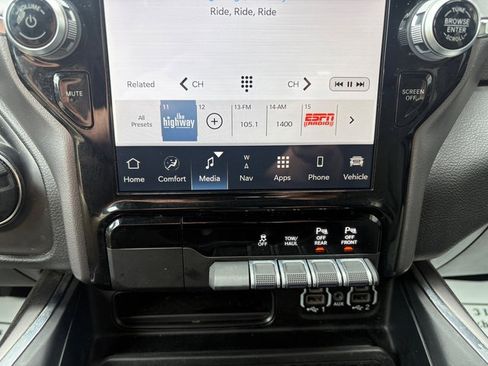 Used 2024 RAM 1500 Big Horn AWD/4WD image 29