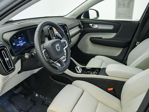 Certified 2026 Volvo XC40 B5 Plus w/ Protection Package Premier AWD/4WD image 17