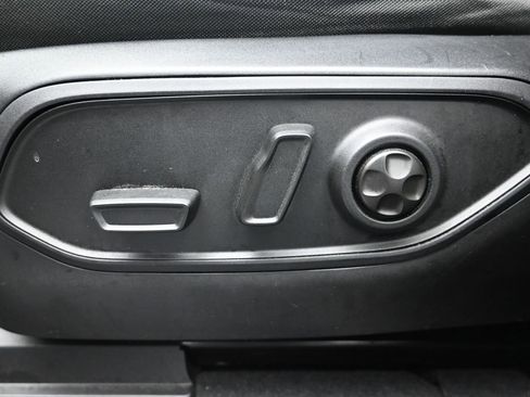 Used 2023 Jeep Grand Cherokee Laredo image 20