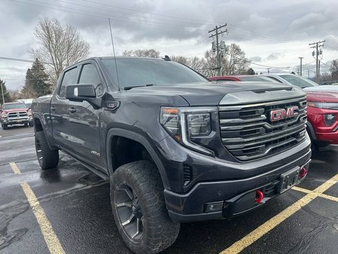Used 2022 GMC Sierra 1500 AT4 w/ AT4 Premium Package image 1