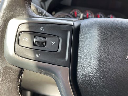 Used 2022 Chevrolet Silverado 1500 LT AWD/4WD image 25