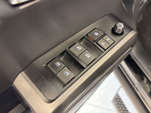 Used 2023 Toyota Tacoma TRD Off-Road image 12