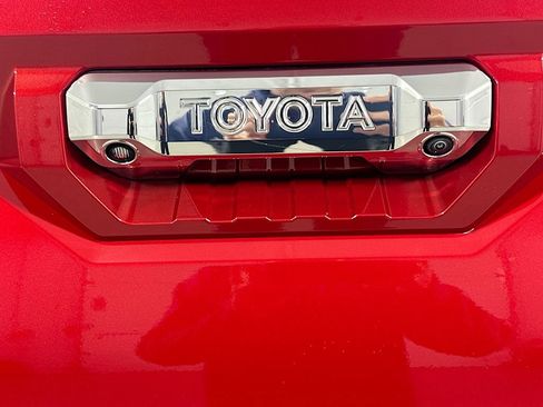 Used 2024 Toyota Tundra Limited AWD/4WD image 18