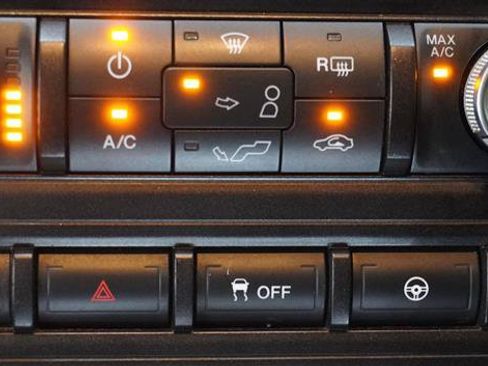 Used 2017 Ford Mustang Coupe RWD image 16