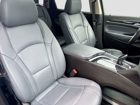 Used 2019 Buick Enclave Premium w/ Experience Buick Package image 31