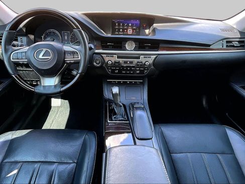 Used 2018 Lexus ES 350 w/ Luxury Package w/Wood Trim FWD image 12