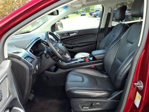 Used 2015 Ford Edge Titanium w/ Equipment Group 301A AWD/4WD image 16