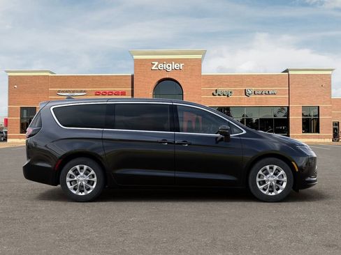 New 2027 Chrysler Pacifica Select AWD/4WD image 21