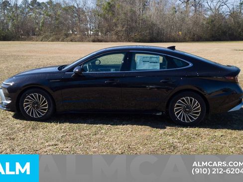 Certified 2025 Hyundai Sonata Limited FWD image 8