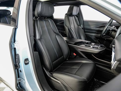 Used 2024 Cadillac Lyriq Luxury image 34