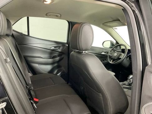 Used 2025 Buick Encore GX Preferred FWD image 21
