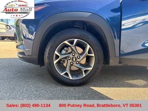 Used 2024 Chevrolet Trax LT w/ Driver Confidence Package FWD image 27