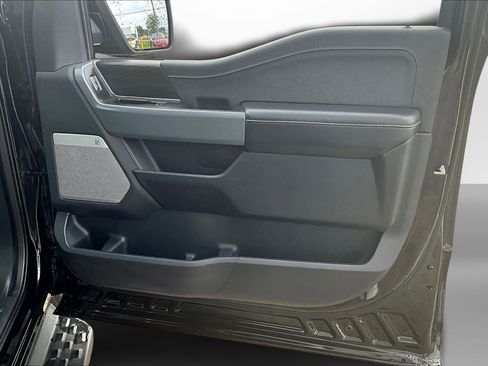 Used 2024 Ford F150 Lightning Lariat image 26