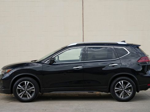 Used 2019 Nissan Rogue SV w/ Premium Package FWD image 44
