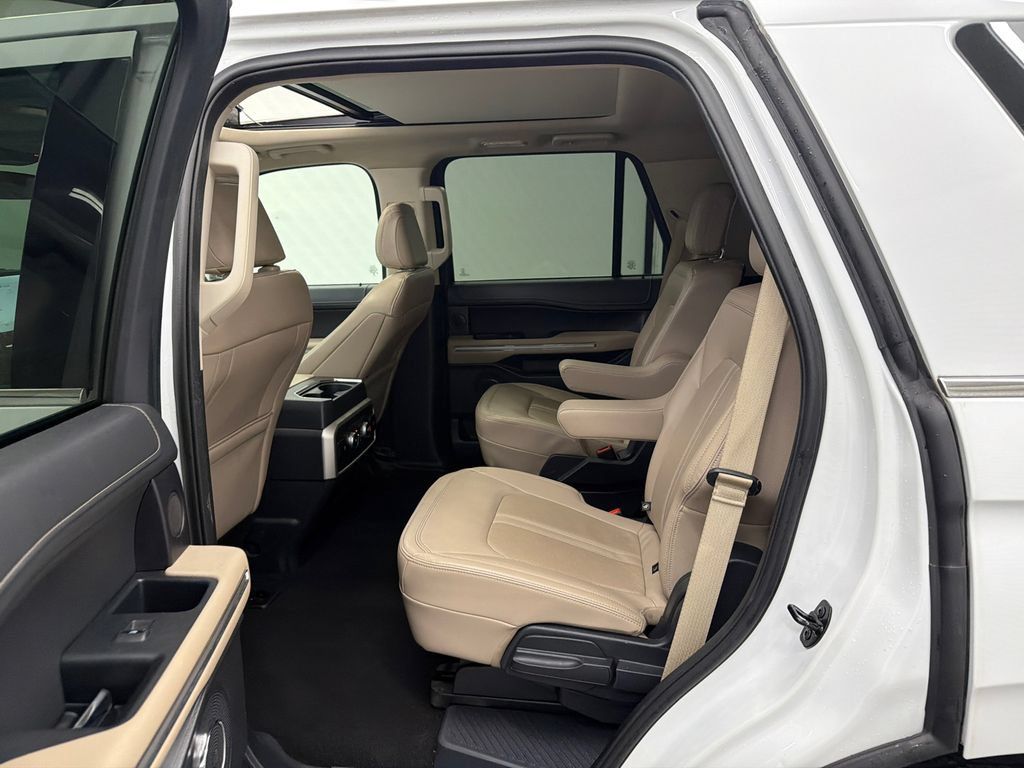 Used 2024 Ford Expedition Limited RWD image 23