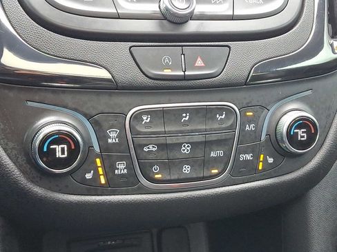 Used 2024 Chevrolet Equinox RS w/ RS Leather Package AWD/4WD image 17