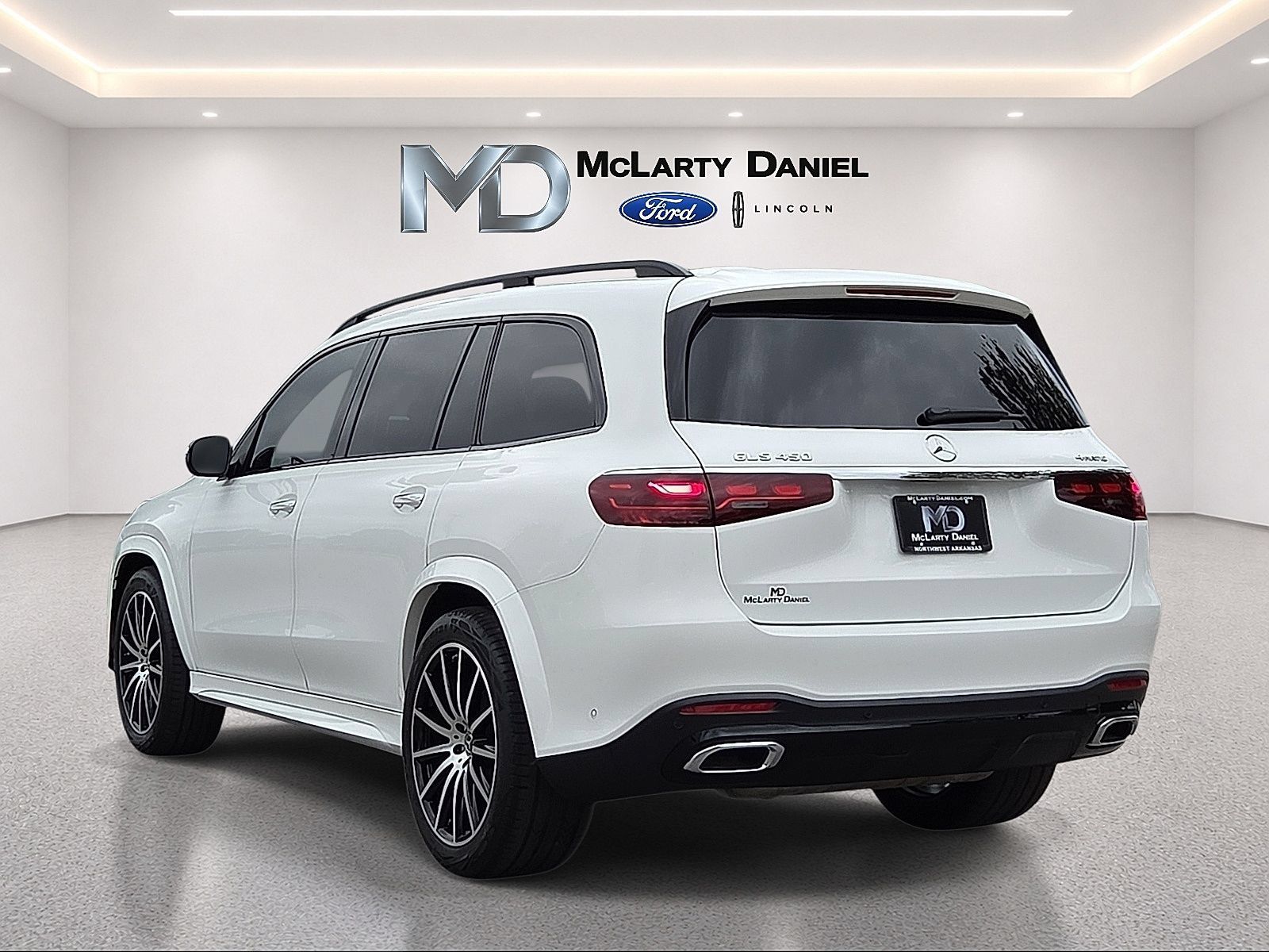 Used 2026 Mercedes-Benz GLS 450 4MATIC image 4