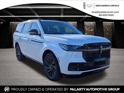 New 2026 Lincoln Navigator Reserve w/ Jet Appearance Package AWD/4WD image 1