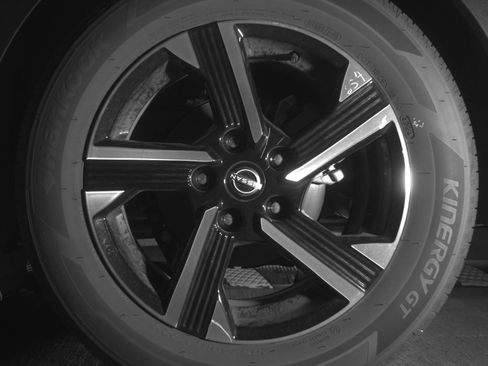 Used 2025 Nissan Sentra SV image 14