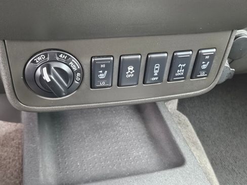 Used 2013 Nissan Frontier PRO-4X w/ Pro-4x Luxury Pkg image 29