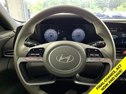 Certified 2025 Hyundai Elantra SEL FWD image 26