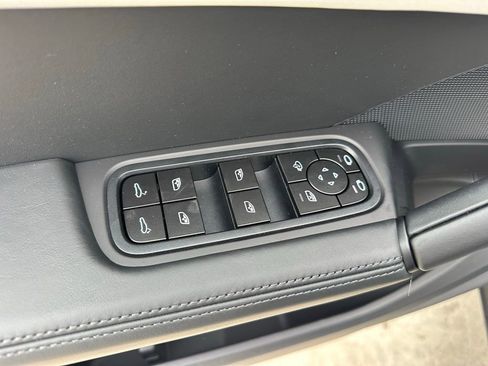 Used 2026 Porsche Cayenne AWD/4WD image 21