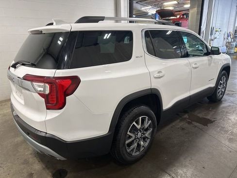 Used 2023 GMC Acadia SLT w/ Preferred Package FWD image 4