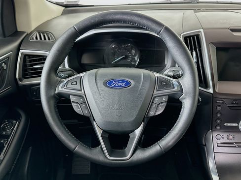 Used 2019 Ford Edge Titanium w/ Equipment Group 301A FWD image 18