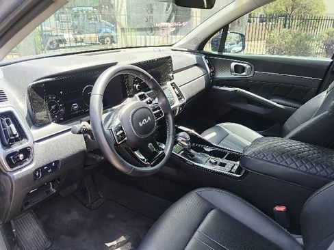 Certified 2023 Kia Sorento SX AWD/4WD image 9