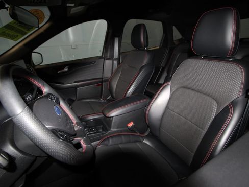 Used 2023 Ford Escape ST-Line w/ Tech Pack #1 AWD/4WD image 4