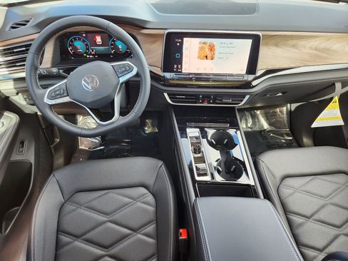 New 2026 Volkswagen Atlas SE image 14