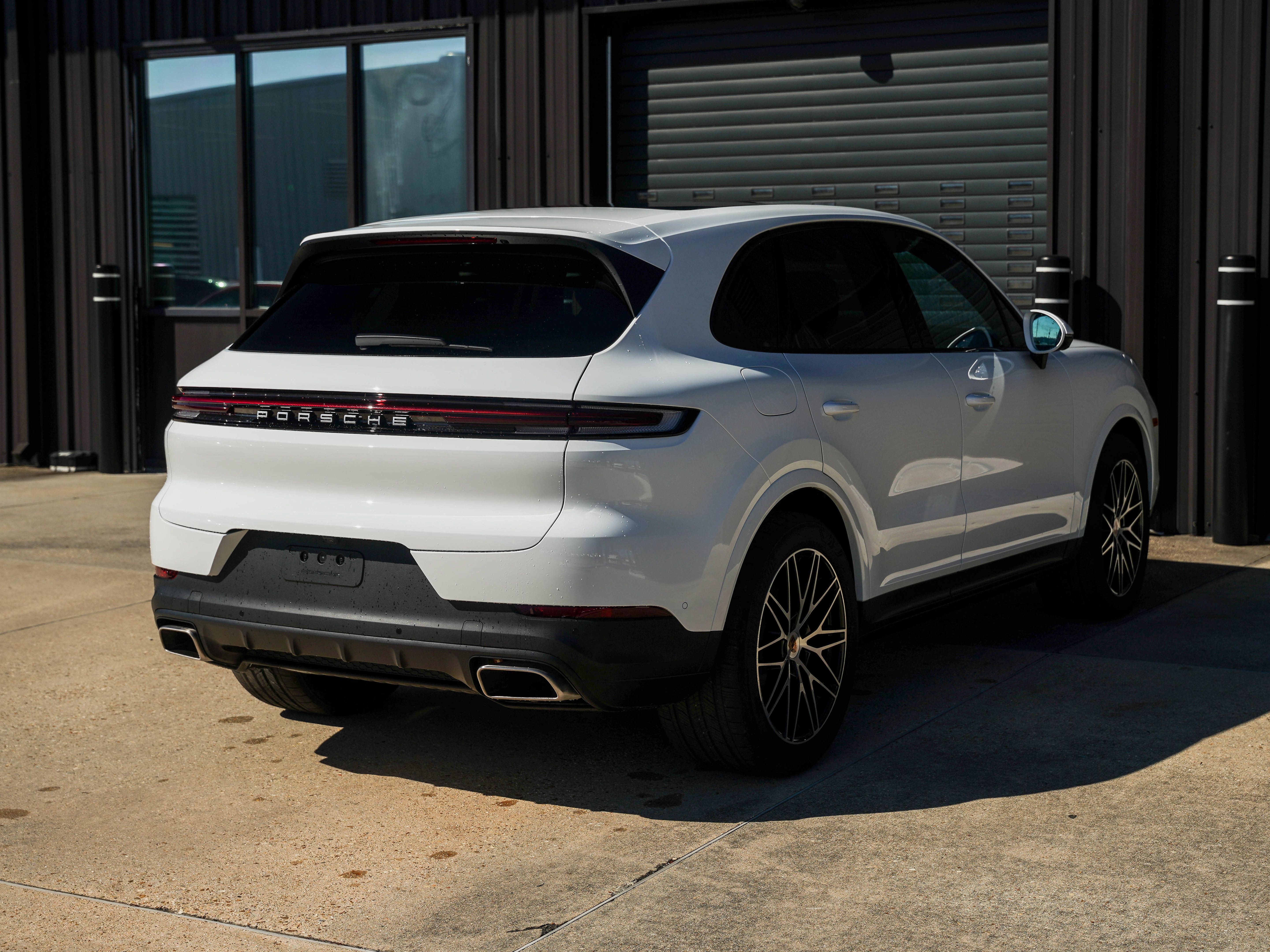 Certified 2026 Porsche Cayenne AWD/4WD image 10