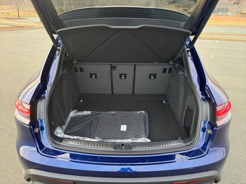 New 2026 Porsche Macan image 17