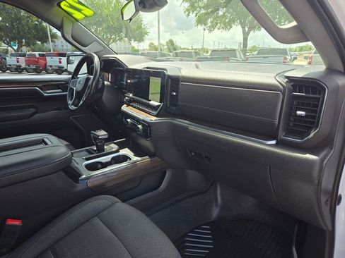 Used 2022 Chevrolet Silverado 1500 RST AWD/4WD image 25