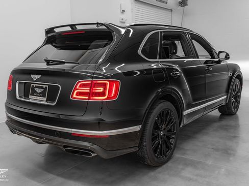 Used 2017 Bentley Bentayga AWD/4WD image 17