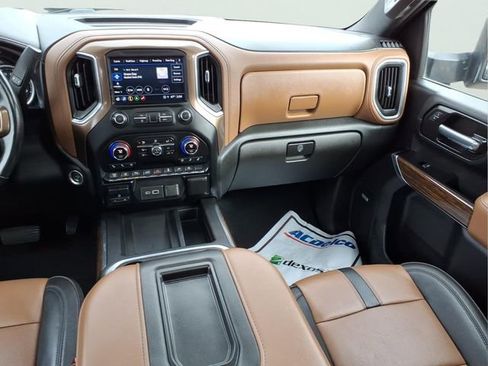 Used 2021 Chevrolet Silverado 3500 High Country image 15