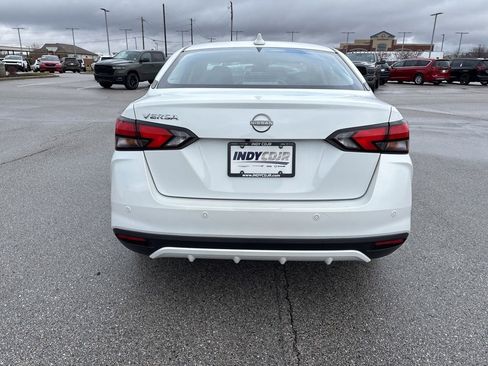 Used 2025 Nissan Versa SV FWD image 5
