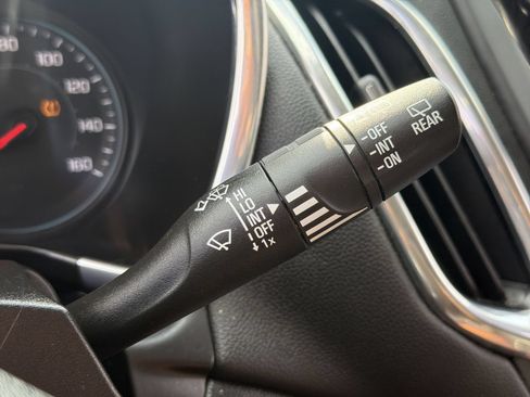 Used 2019 Chevrolet Equinox LT w/ Driver Convenience Package FWD image 26