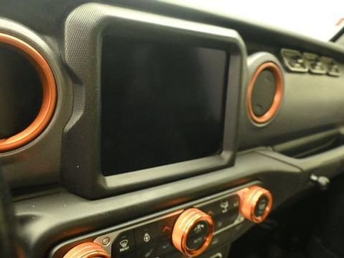 Used 2020 Jeep Gladiator Mojave AWD/4WD image 16