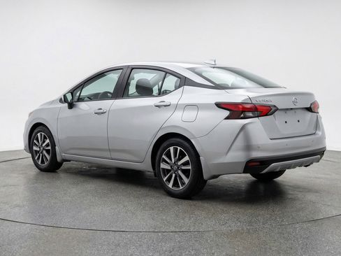 Used 2025 Nissan Versa SV image 6