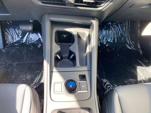 New 2025 Volkswagen Tiguan SE image 36