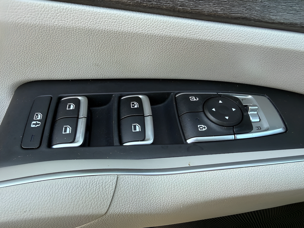 Used 2022 Kia Sorento EX w/ Panoramic Sunroof Package FWD image 25