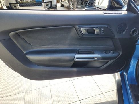 Used 2019 Ford Mustang Shelby GT350 w/ Technology Package image 29