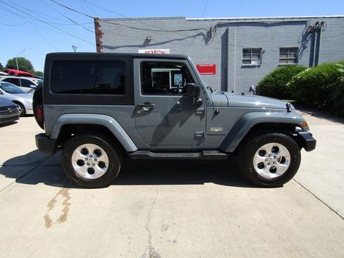 Used 2014 Jeep Wrangler Sahara w/ Dual Top Group AWD/4WD image 8