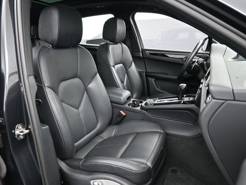 Certified 2023 Porsche Macan Turbo AWD/4WD image 30