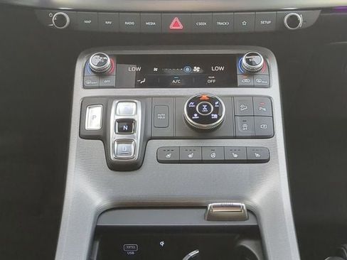 Used 2025 Hyundai Palisade Calligraphy AWD/4WD image 18